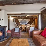 The Coppermines Mountain - Sawyers, Carpenters, Millrace, Sleeps 18 펜션 코니스턴