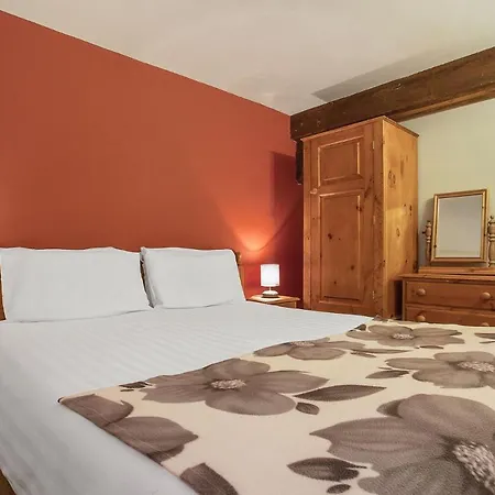 The Coppermines Mountain - Sawyers, Carpenters, Millrace, Sleeps 18 Coniston