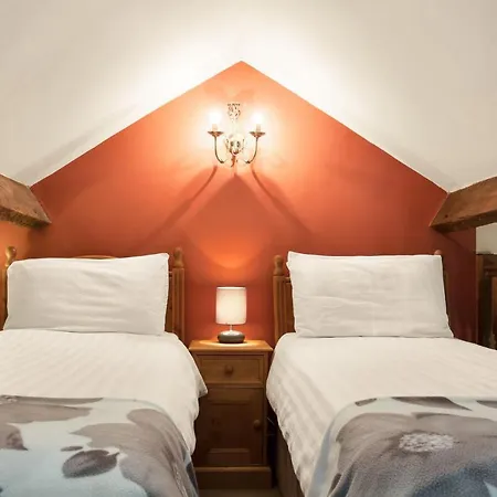 The Coppermines Mountain - Sawyers, Carpenters, Millrace, Sleeps 18 *